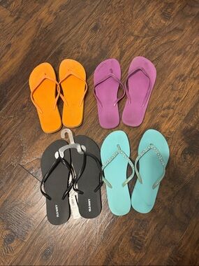Lot of 4 Size 11 Women's Rubber Flip Flops